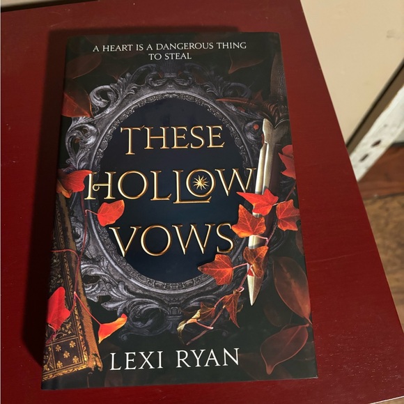 Fairyloot edition of these hollow vowels and these twisted bonds - Picture 8 of 11